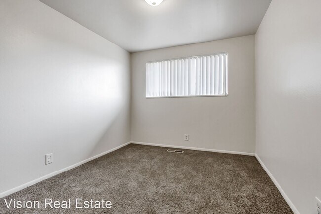 Building Photo - 111 S 1000 E St