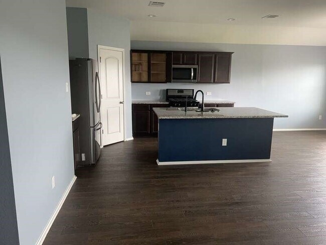 Building Photo - 14537 Montclair Way