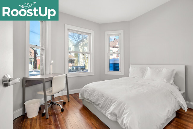 Building Photo - Furnished Private Bedroom in East Boston