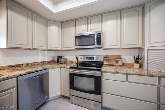 Building Photo - 6146 Peppermill Dr