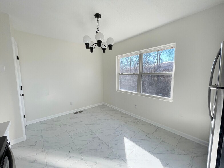 Building Photo - 7104 Orchard Ct