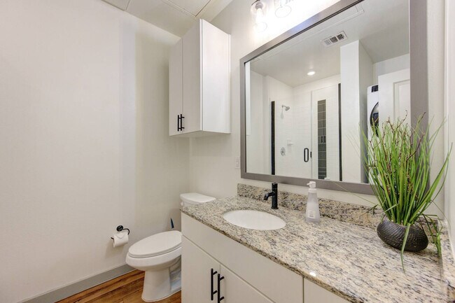 Building Photo - 1111 Shepherd Dr