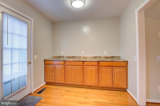 Building Photo - 4009 Timber Oak Trl