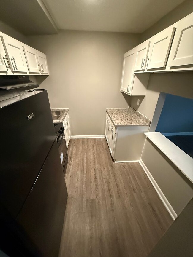 Building Photo - 2082 Fairmont Ct