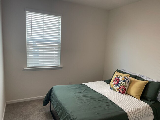 Building Photo - Wonderful Four Bedroom Home! Close to Ft. Jackson!