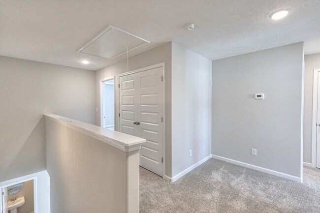 Building Photo - 22 Hardwood Rd