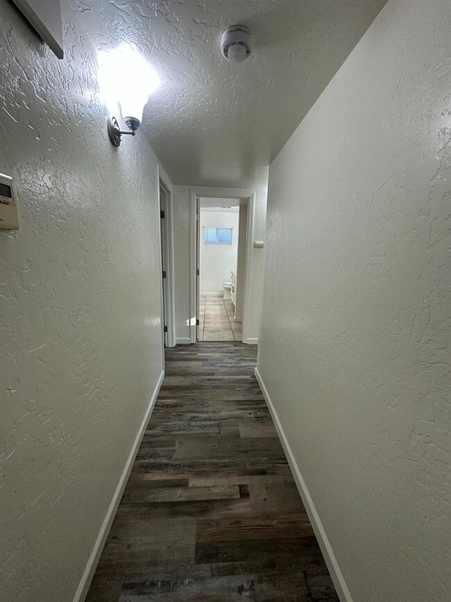 Building Photo - 440 N Homsy Ave