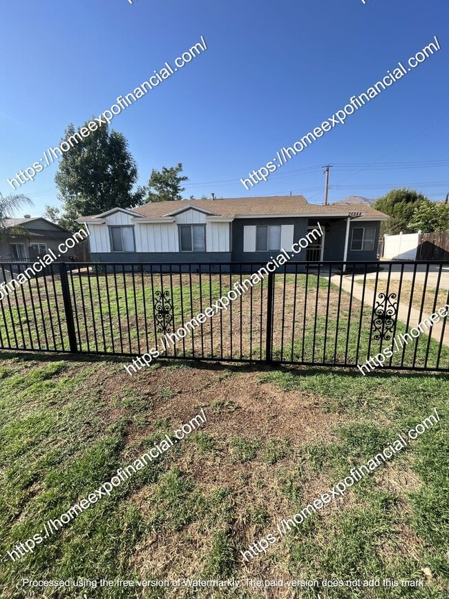 Building Photo - Nice House For Rent