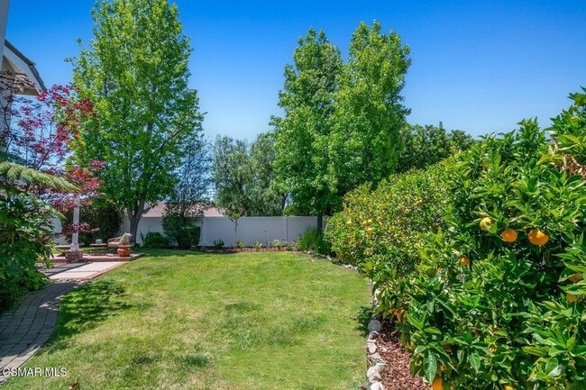 Building Photo - 907 Sagebrush Pl