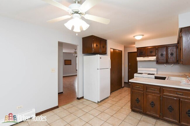 Building Photo - 3042 N Central Ave