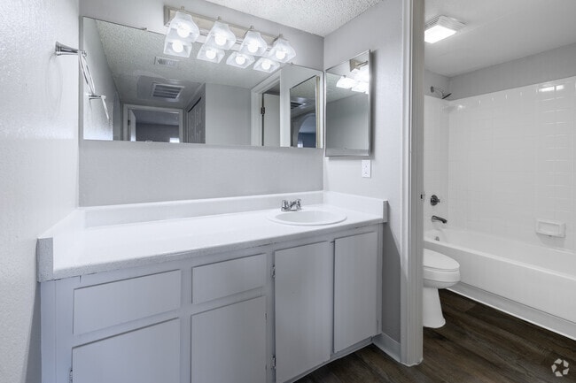 Spacious bathrooms Tucson - CopperHill