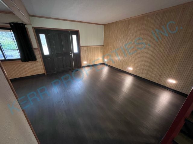 Building Photo - Deep Creek Manor! 3 Bd / 1.5 Bth - Central...