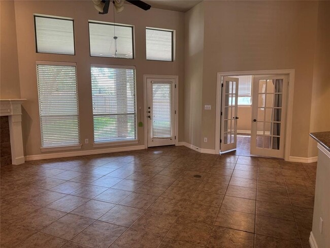 Building Photo - 1220 Pine Forest Cir