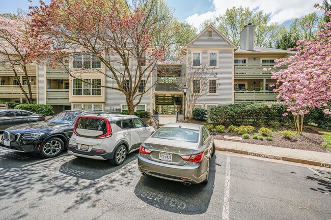 Building Photo - 2241 Lovedale Ln