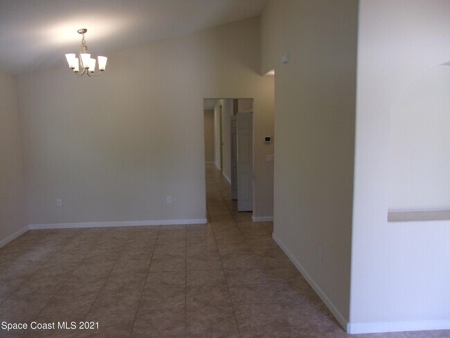 Building Photo - 3935 Harvest Cir