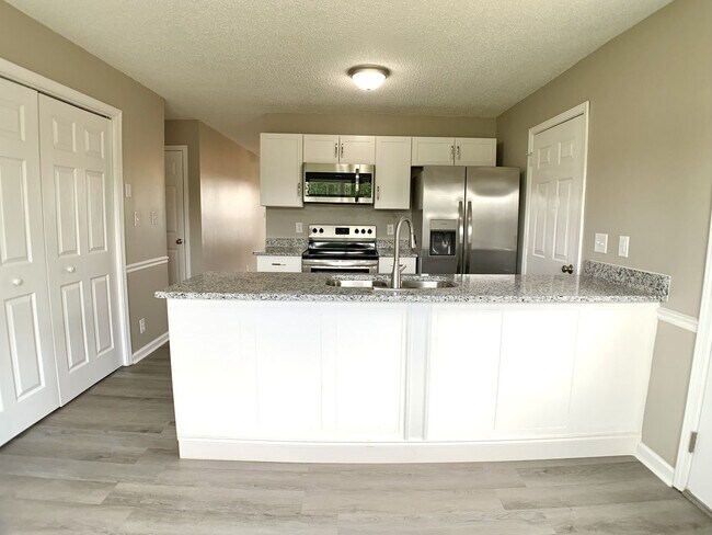 Building Photo - 1125 Lamont Ct