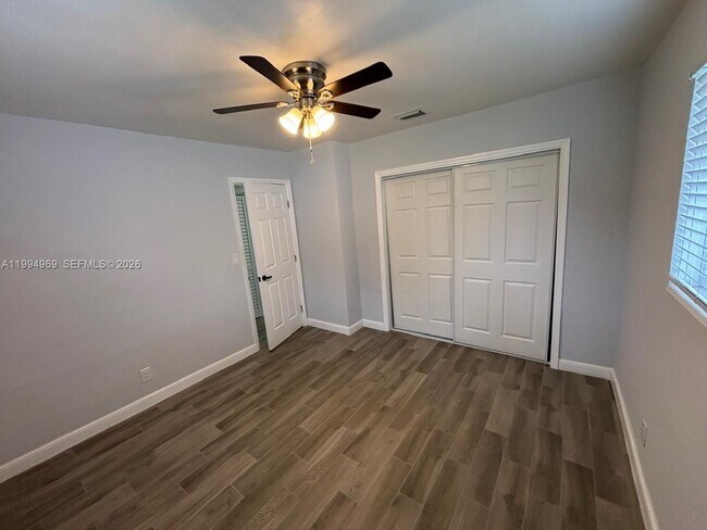 Building Photo - 1426 Arthur St