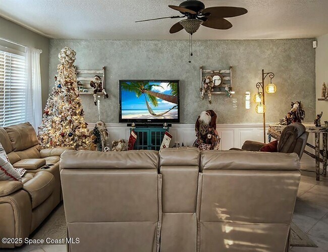 Building Photo - 1550 4th Ave