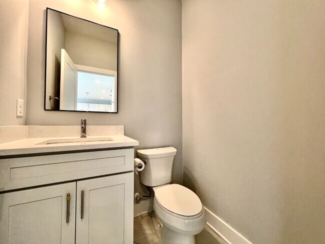 Building Photo - New Construction! Unit B Available!