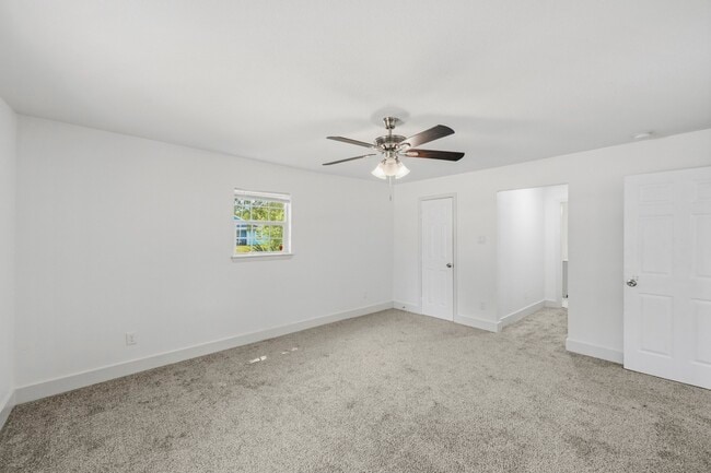 Building Photo - 1501 Maiden Ln