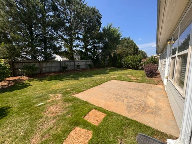 Building Photo - 333 Linman Dr