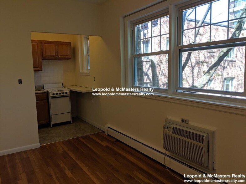 Primary Photo - 2025 Commonwealth Ave
