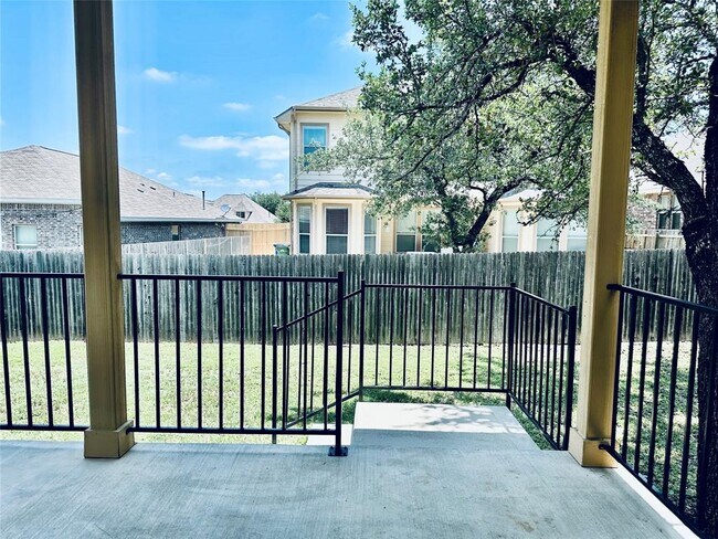 Building Photo - 520 Cerezo Dr