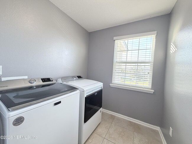 Building Photo - 3112 S Cassata Ln