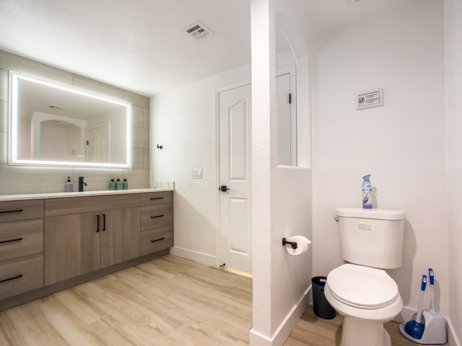 Building Photo - 14201 N 70th Way