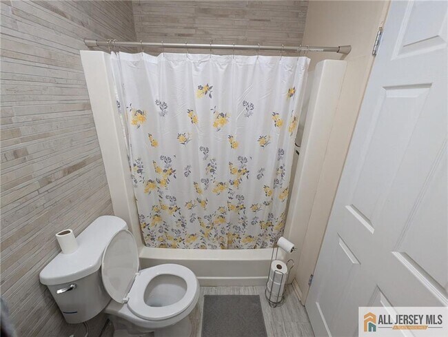 Building Photo - 277 Cross Dr