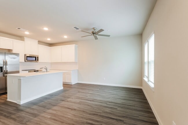 Building Photo - 373 N Centro Cir