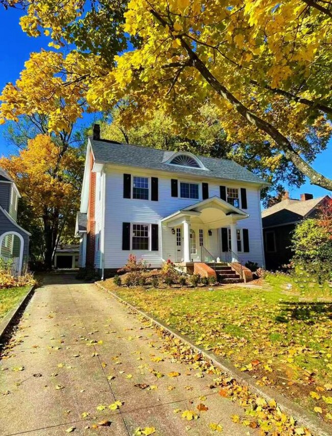 Building Photo - 74 Castle Blvd