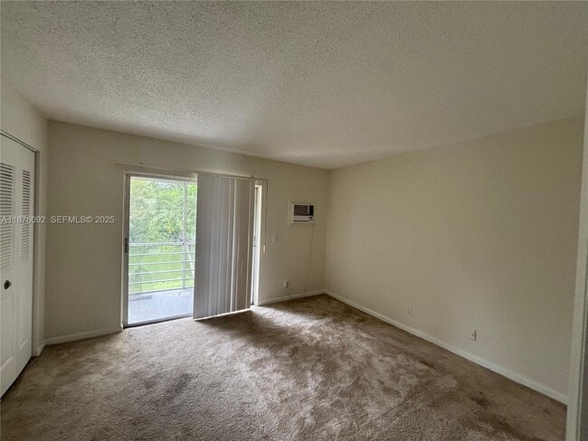 Building Photo - 36 Windsor B