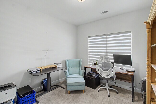 Building Photo - 303 Alder Pass
