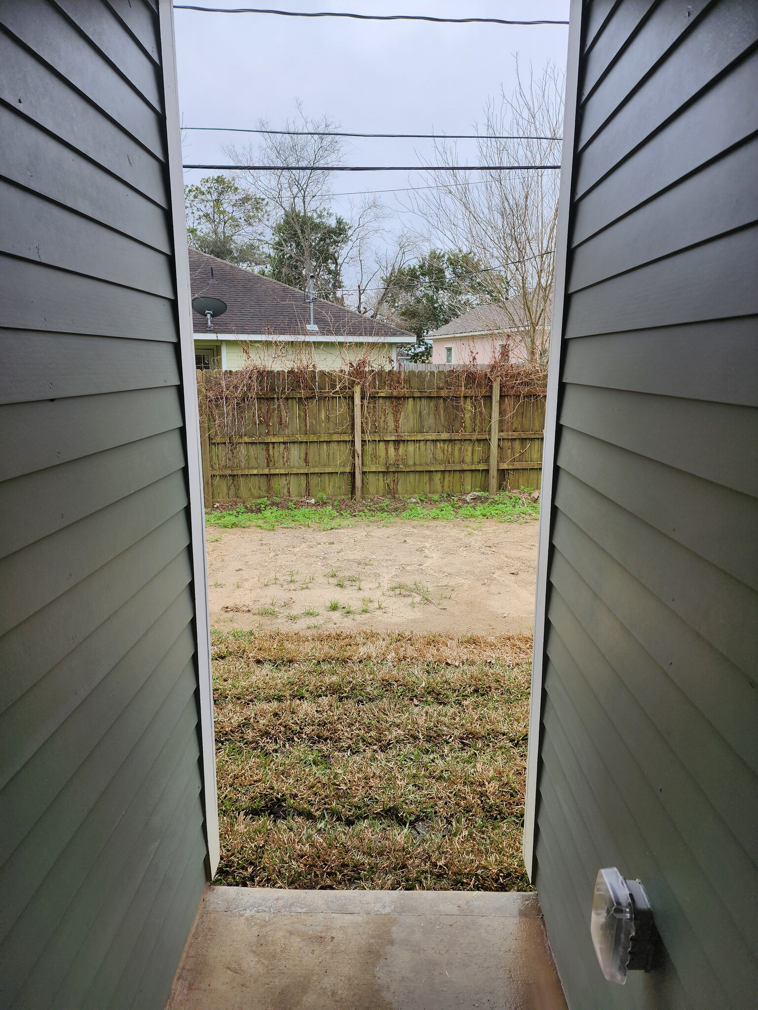 Back Door/yard - 6116 Trescon Dr