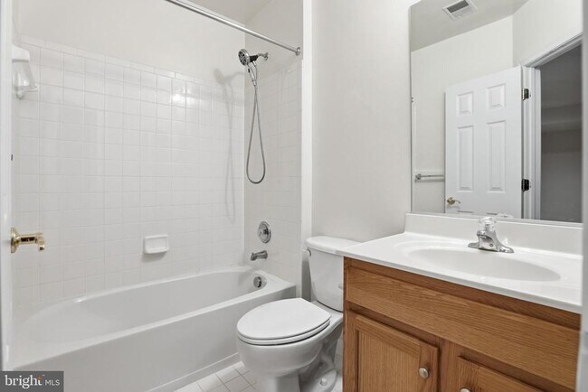 Building Photo - 6177 Derring St