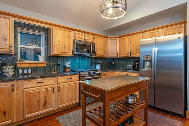 Building Photo - 629 Cherry Hill Dr