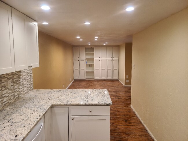 Building Photo - 333 E 300 N