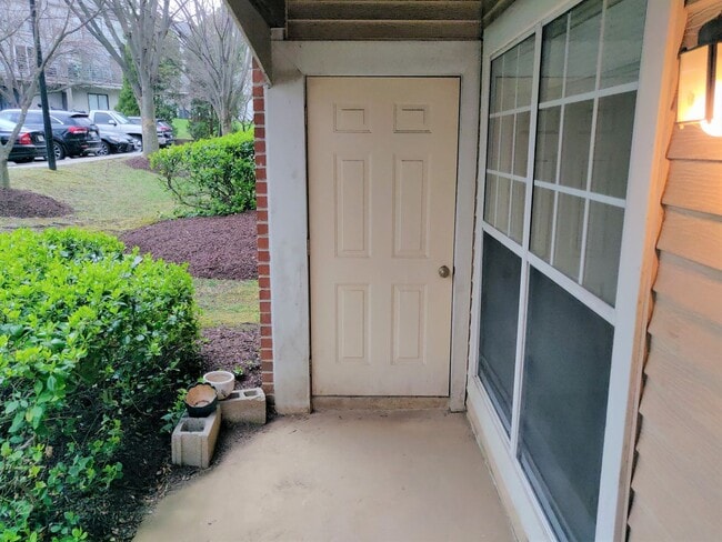 Building Photo - Charming 2 Bedroom/ 1 Bathroom Condo in Parkville, MD!