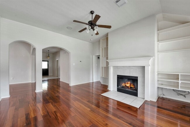 Building Photo - 2239 Waxwing Dr