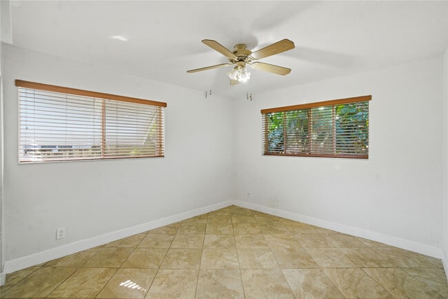 Building Photo - 510 S 29th Ct