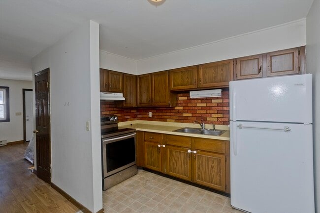 Building Photo - 236 State St