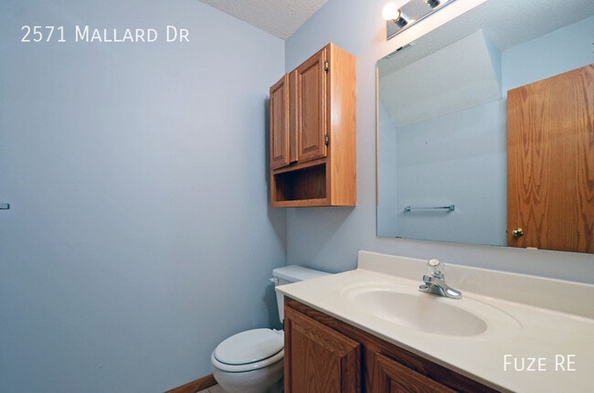 Building Photo - 2571 Mallard Dr