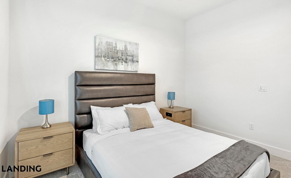 Building Photo - 650 E Sycamore St