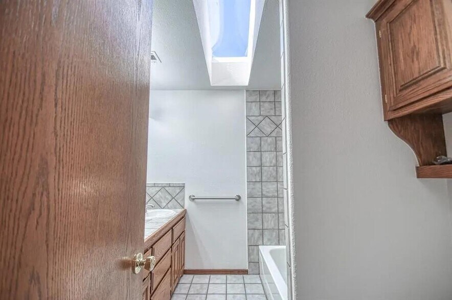 Building Photo - 3609 Hampton Ct