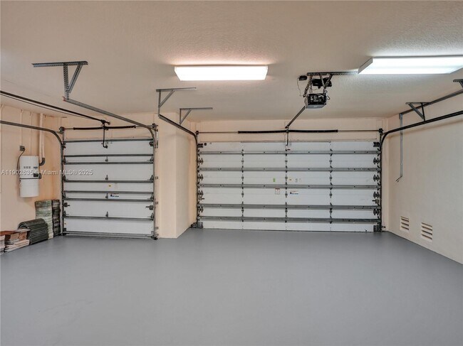 Building Photo - 16291 Bristol Pointe Dr