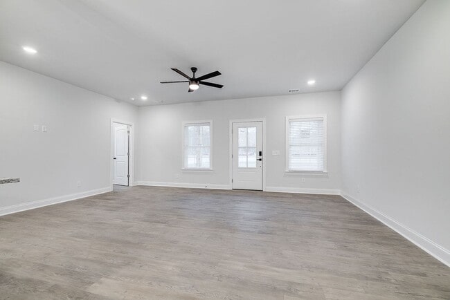 Building Photo - Charming 3BR/2BA Home with Open Layout & Fenced Yard in Rincon