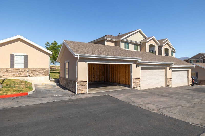 Building Photo - 114 W Spring Hill Way