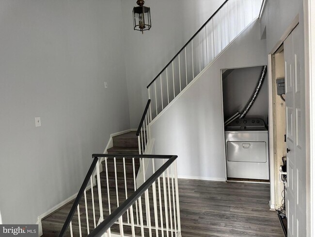 Building Photo - 7527 Belle Grae Dr