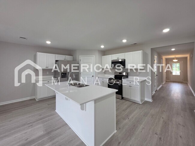 Building Photo - Modern Living in Brookwood Station!